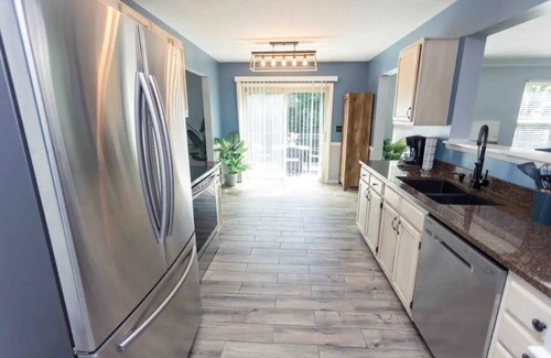 Cutler Bay House | Flagstone Oasis, Modern 4BR , W/Game Room