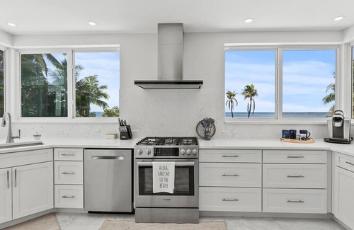 Islamorada House | Flamingo Bay – Private Waterfront Paradise with Pool, Tiki Hut & Kayaks