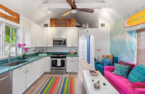 Old Town House | Flamingo Cottage charming in Old Town with a pool & 1 Offstreet parking space