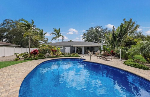 Shore Acre Heights House | Flamingo Royale — Beach Luxury Resort