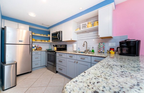 Englewood Villa | Flamingo's Nest at the Beach Shack. Just one block from the beach!