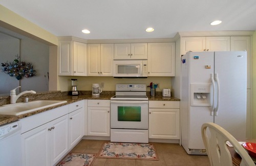 Madeira Beach Condo | FLASH SALE - 25% Off 8-25 Nov 26 At 5-Star Beach Front Condo!