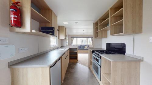 Weymouth House | Flash sale for early October breaks 6berth caravan partial sea & beachview, Haven littlesea, Weymouth