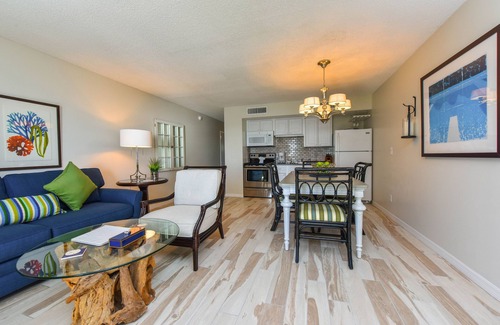Longboat Key Condo | Flash sale Sept 2-4/7-13, 5-floor penthouse 60 feet from water, 150+ reviews
