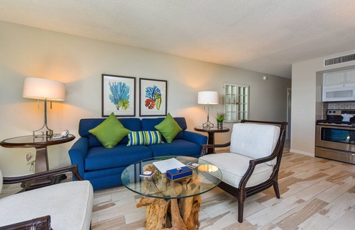 Longboat Key Condo | Flash sale Sept 2-4/7-13, 5-floor penthouse 60 feet from water, 150+ reviews