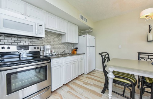 Longboat Key Condo | Flash sale Sept 2-4/7-13, 5-floor penthouse 60 feet from water, 150+ reviews