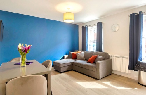 Cheltenham Apartment | Flat 1, 10E, St Paul's 2 Bedroom newly refurbished Apartment in central location