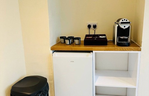 Nottingham City Centre Apartment | Flat 1 Castle View 5 Guest Family Suite