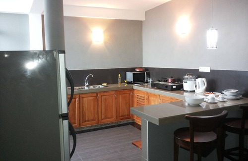 Mount Lavinia Apartment | Flat 1 - Fully Furnished Air-conditioned One Bedroom Apartment in Dehiwala