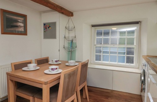 Kendal Cottage | FLAT 1, pet friendly, character holiday cottage in Kendal