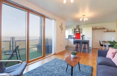 Dovercourt Apartment | Flat 19 By The Beach