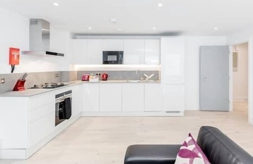 Ealing Apartment | Flat 19 Walpole Court - 2 bedroom apartment
