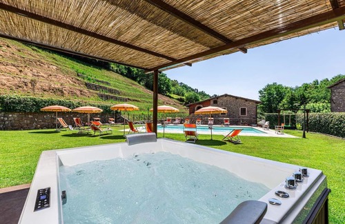 Pescaglia Apartment | Flat 2