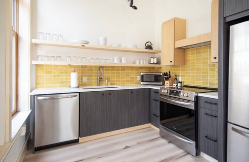 Traverse City Condo | Flat 201 Front and Union