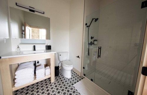 Traverse City Condo | Flat 201 Front and Union