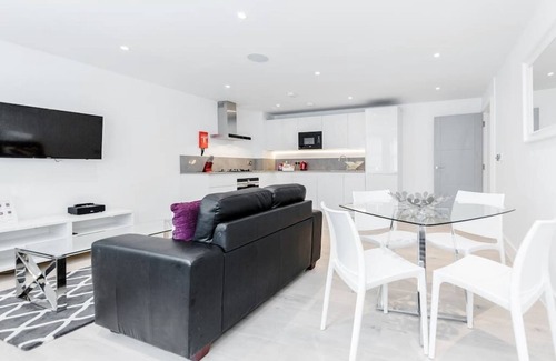 Ealing Apartment | Flat 29 Walpole Court - 1 bedroom apartment