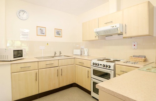Littlehampton Cottage | Flat 33 - Marine Court