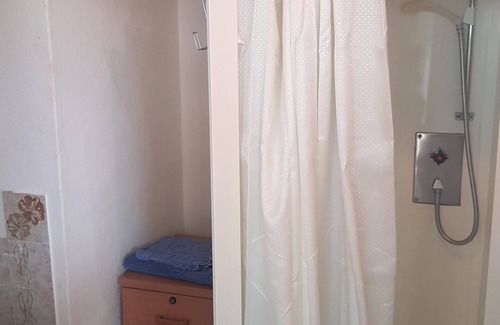 Great Yarmouth Apartment | Flat Apsley 3 Sleeps 4 Near Beach