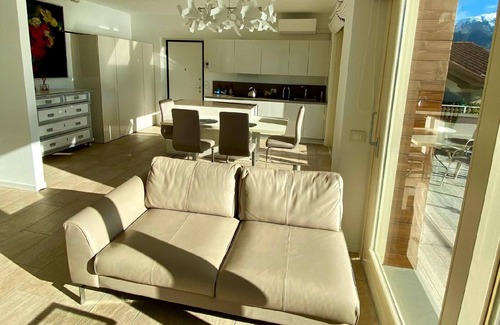 Parzanica Apartment | flat 'Corinth' with shared pool