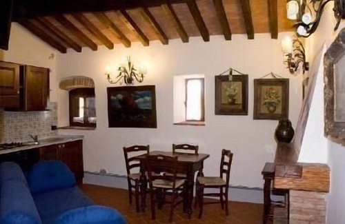 Cincelli House | Flat 'Cornflower' with private parking space