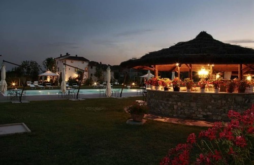 Cincelli House | Flat 'Cornflower' with private parking space