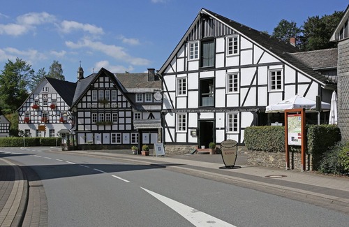 Schmallenberg Apartment | Flat in Schmallenberg with garden