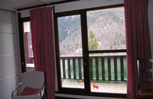 Saint-Etienne-de-Tinee Apartment | Flat full South, face mountain, 5mn with feet of the center d. Auron .