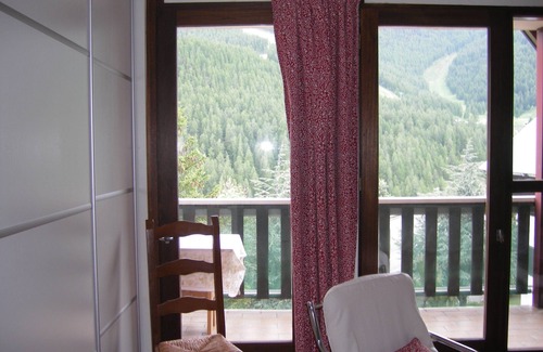 Saint-Etienne-de-Tinee Apartment | Flat full South, face mountain, 5mn with feet of the center d. Auron .