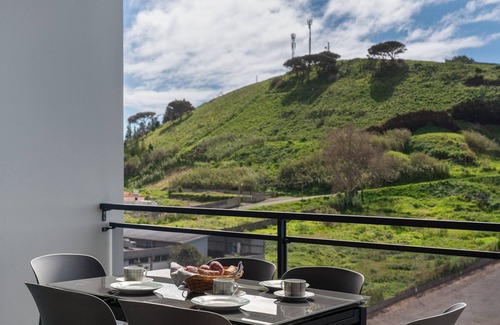 Sao Martinho Apartment | Flat in Funchal with Sea View - Amparo II