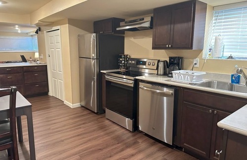 Sunset Hill Apartment | Flat in Heart of Ballard - Walk to Beach, Restaurants and Shops!