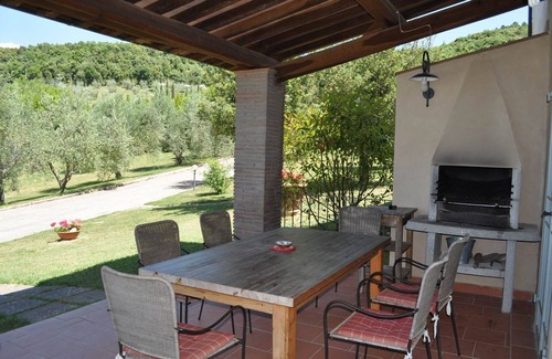 Iano Apartment | Flat in Iano,covered terrace, A/C, village walking distance,Wi-Fi,pool, sleeps 4