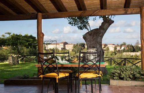 Lari Apartment | Flat in Lari, A/C, terrace, pool, restaurant, Wi-Fi, close to the village, Li