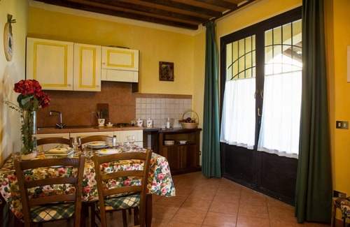 Lari Apartment | Flat in Lari, A/C, terrace, pool, restaurant, Wi-Fi, close to the village, Me