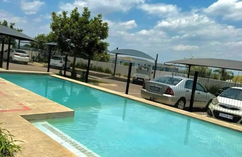 Greater Johannesburg Metropolitan Area Apartment | Flat in Midrandnn