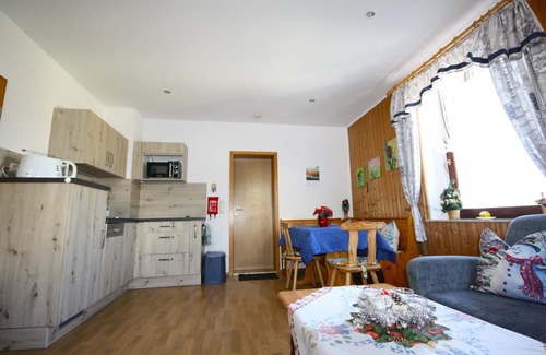 Sehmatal-Neudorf Apartment | Flat in Neudorf with garden and barbecue