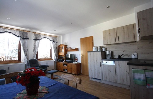 Sehmatal-Neudorf Apartment | Flat in Neudorf with garden and barbecue