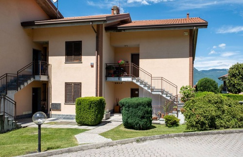 Porto Valtravaglia Apartment | Flat Margherita