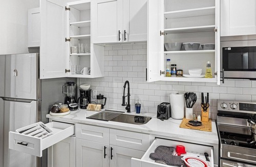 Northside House | Flat Nr Heights + Downtown | Games WiFi TV | Pets