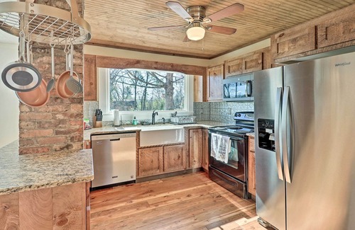 Flat Rock House | Flat Rock Cottage Near Hendersonville & Hiking
