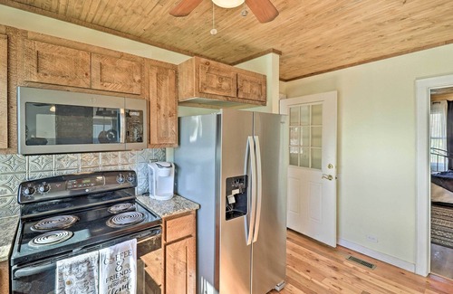 Flat Rock House | Flat Rock Cottage Near Hendersonville & Hiking