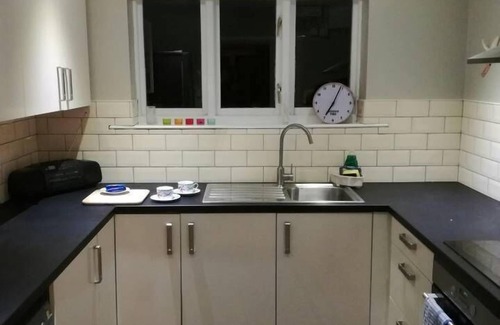 Newcastle-upon-Tyne House | Flat - Sleeps 4 - Parking - Close to Airport