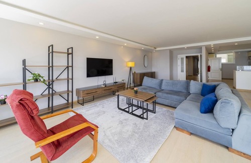 Konyaalti Apartment | Flat w Balcony 3 min to Konyaalti Beach in Antalya