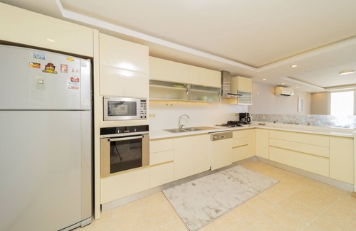 Konyaalti Apartment | Flat w Balcony 3 min to Konyaalti Beach in Antalya