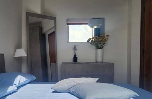 Guzman Apartment | Flat with Fireplace in the Historic Centre