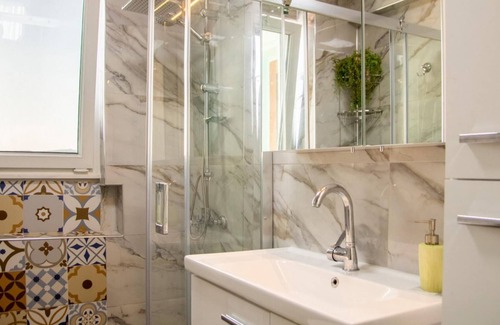 Konak Apartment | Flat with Great View and Central Location in Konak