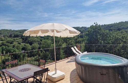 Arcidosso Apartment | Flat with panoramic terrace on Monte Amiata