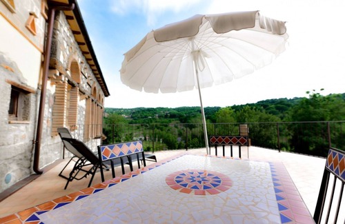 Arcidosso Apartment | Flat with panoramic terrace on Monte Amiata