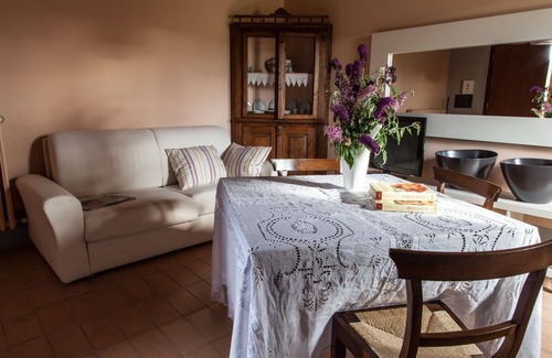 Fossombrone Other | Flat with pool for 4 persons