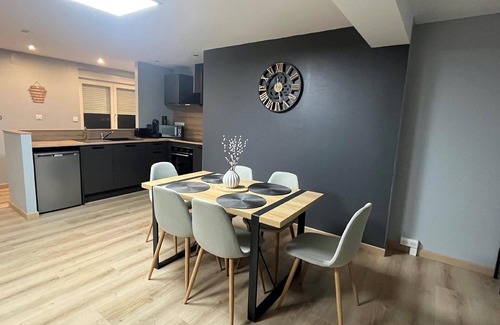 Sainte-Croix-en-Plaine House | Flat with private parking