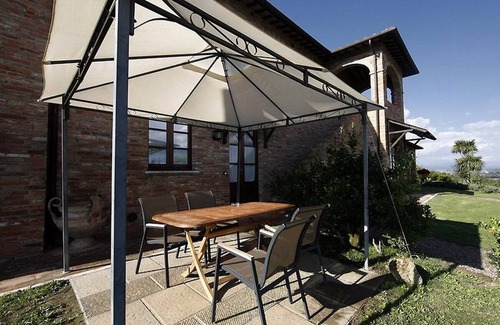 Montepulciano House | Flat with private terrace,A/C, Wi-Fi,wine estate with pool,Spa,children friendly